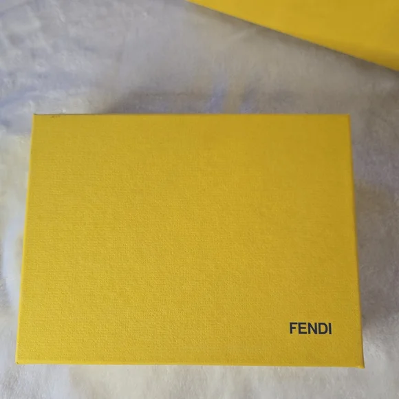 All Inclusive Fendi Brown Wallet with Iconic Monogram Pattern - Picture 12 of 14